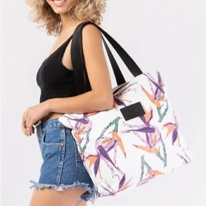 ALOHA - Paradise on Repeat Day Tripper